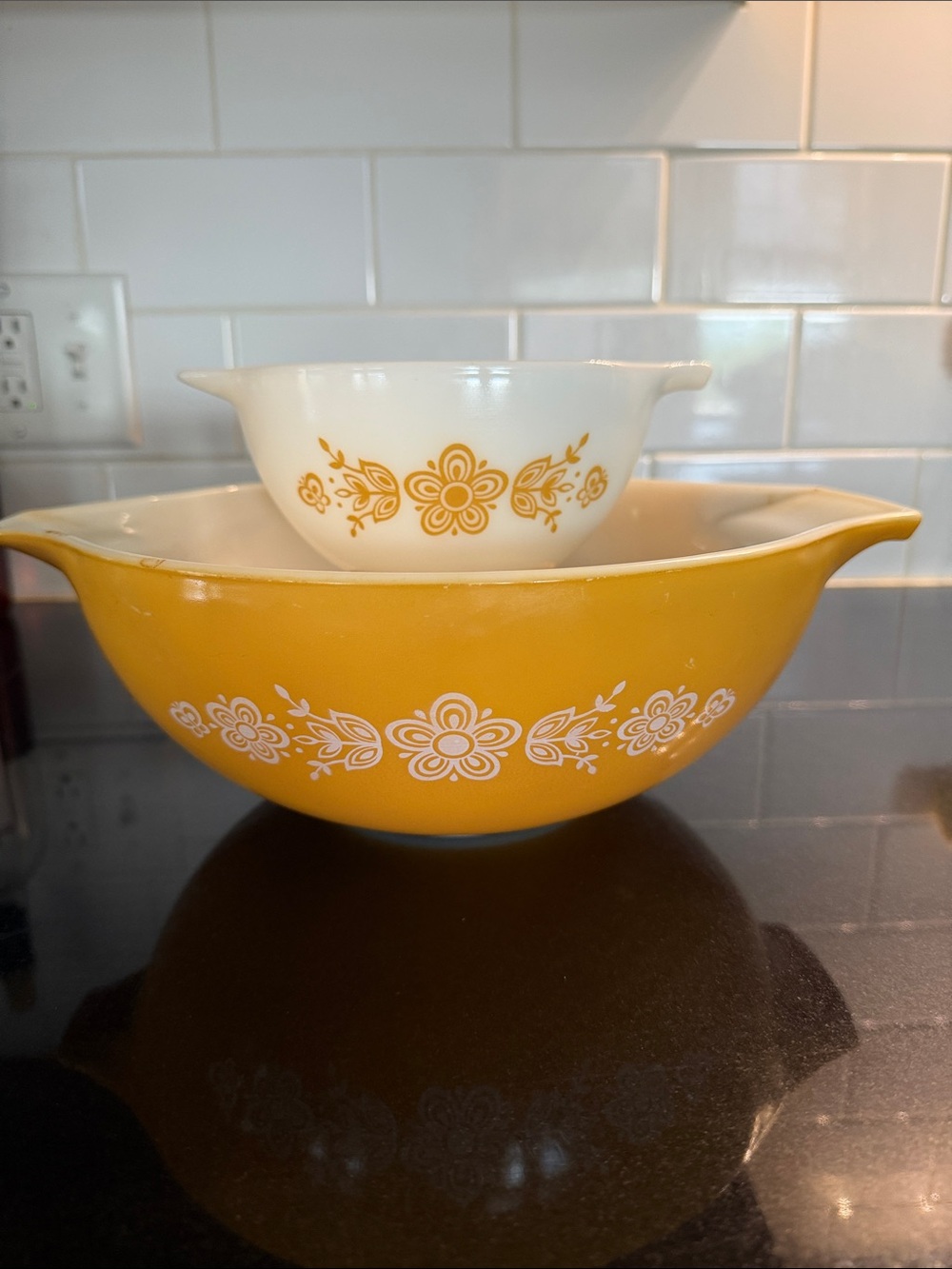Vintage Pyrex “Butterfly Gold” set of 2 Bowls